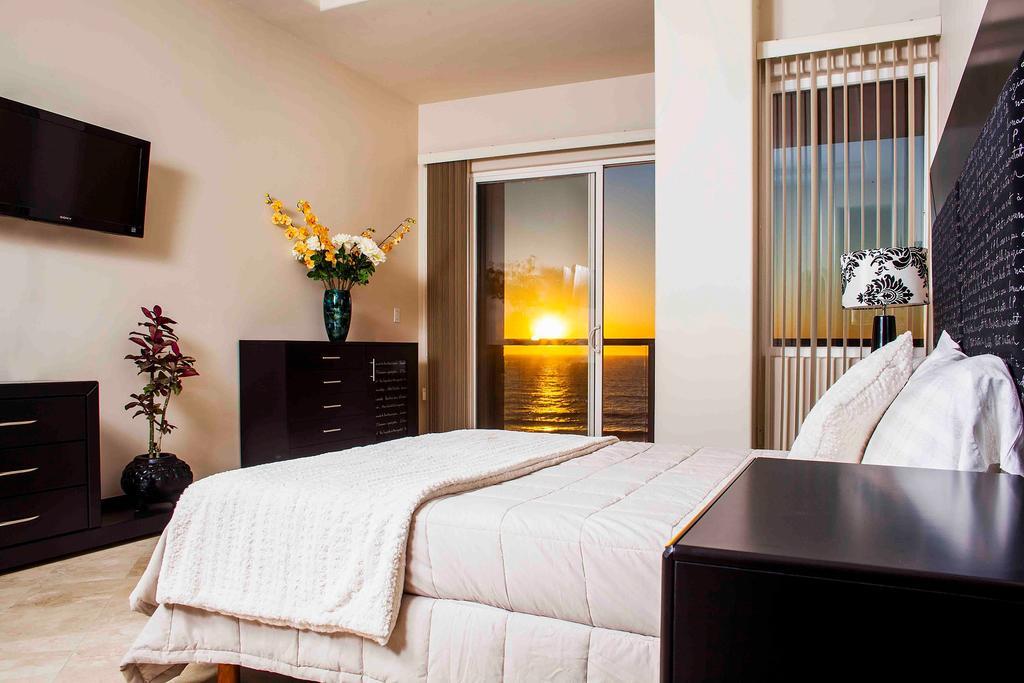 Playa Bonita Luxury Suites Rosarito Pokoj fotografie